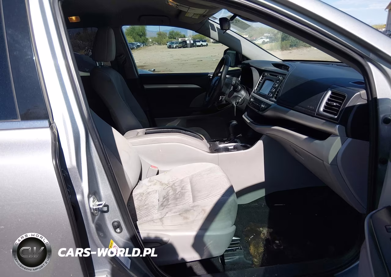 2019 Toyota Highlander Le VIN:5TDZZRFH7KS313691 - 5