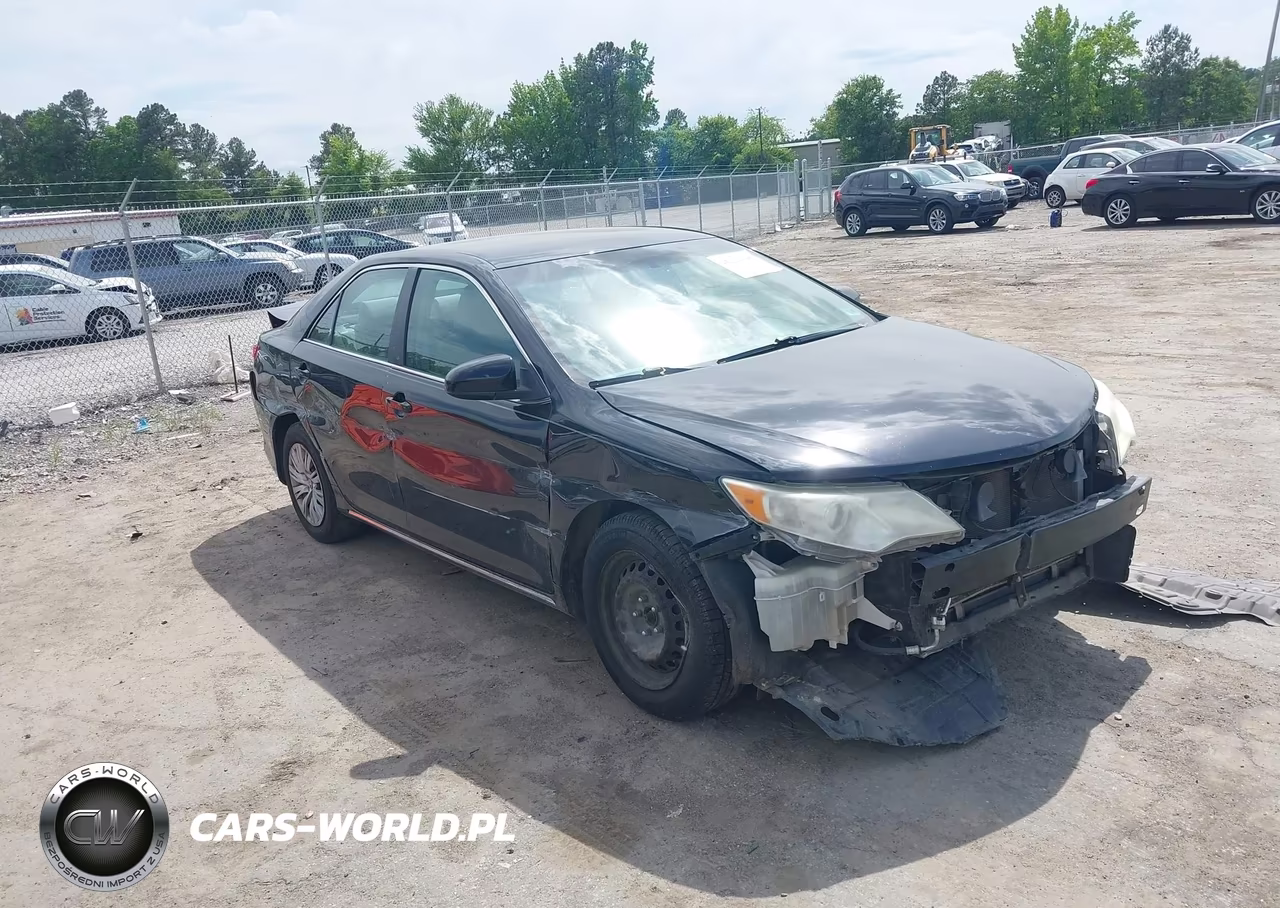 2012 Toyota Camry Le – zdjęcie 1 z 17
