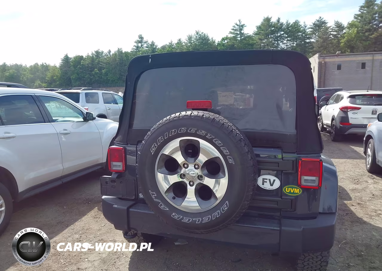 2018 Jeep Wrangler Jk Unlimited Sahara 4X4 VIN:1C4BJWEG5JL830035 - 16