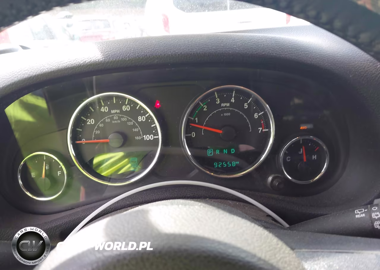 2018 Jeep Wrangler Jk Unlimited Sahara 4X4 VIN:1C4BJWEG5JL830035 - 7
