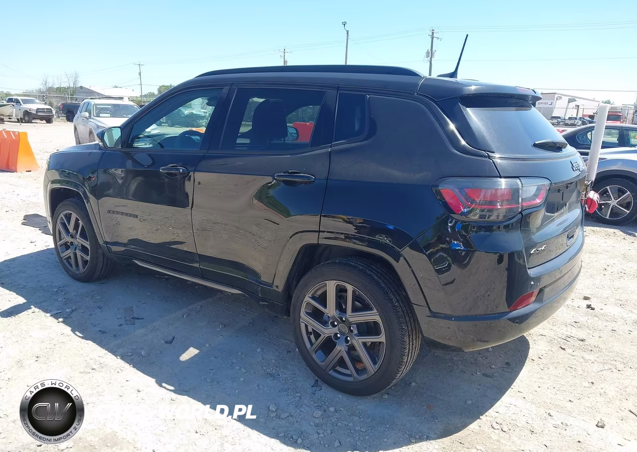 2025 Jeep Compass Limited 4X4 VIN:3C4NJDCN3ST537730 - 3