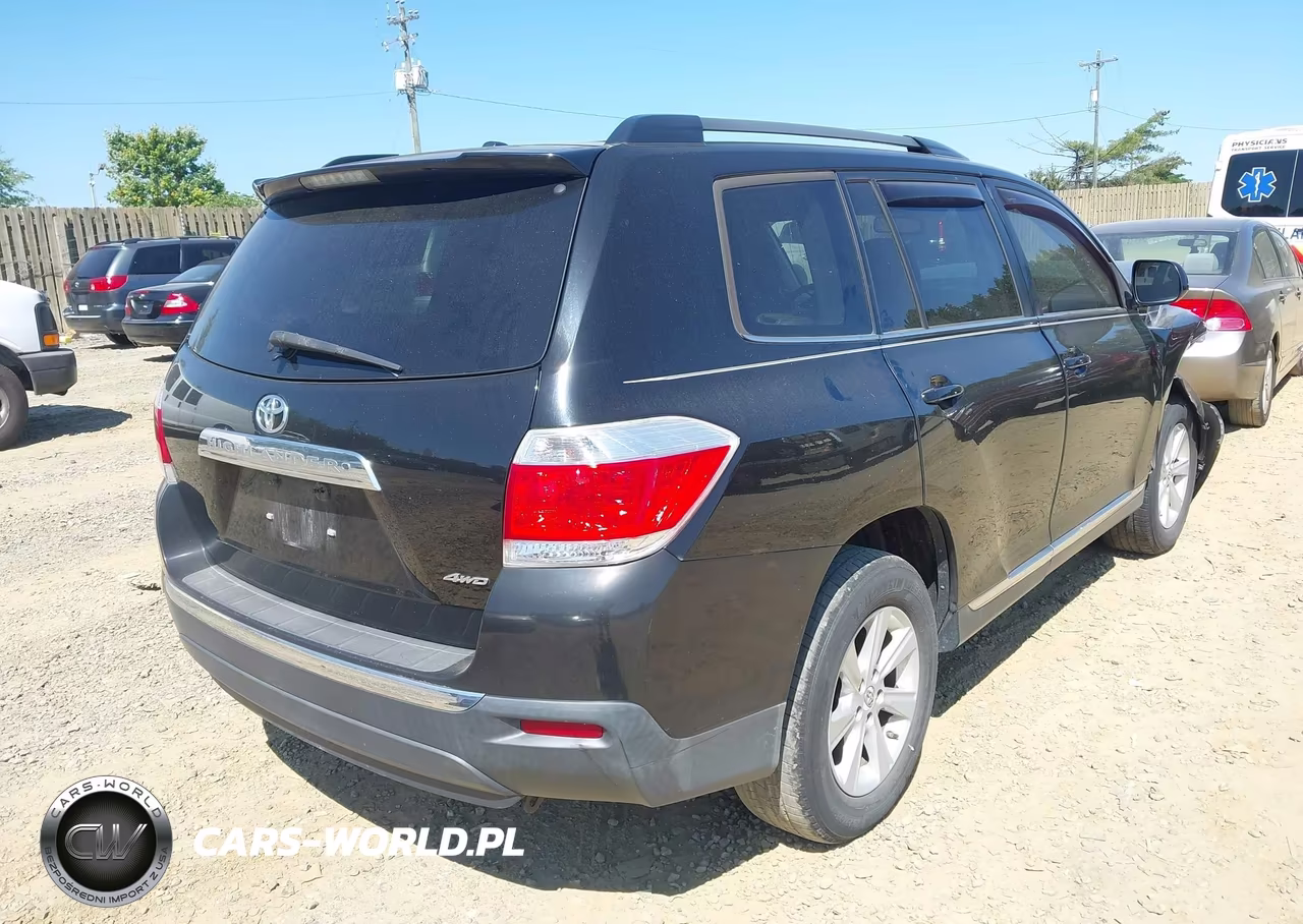 2013 Toyota Highlander Se V6 VIN:5TDBK3EHXDS226729 - 4