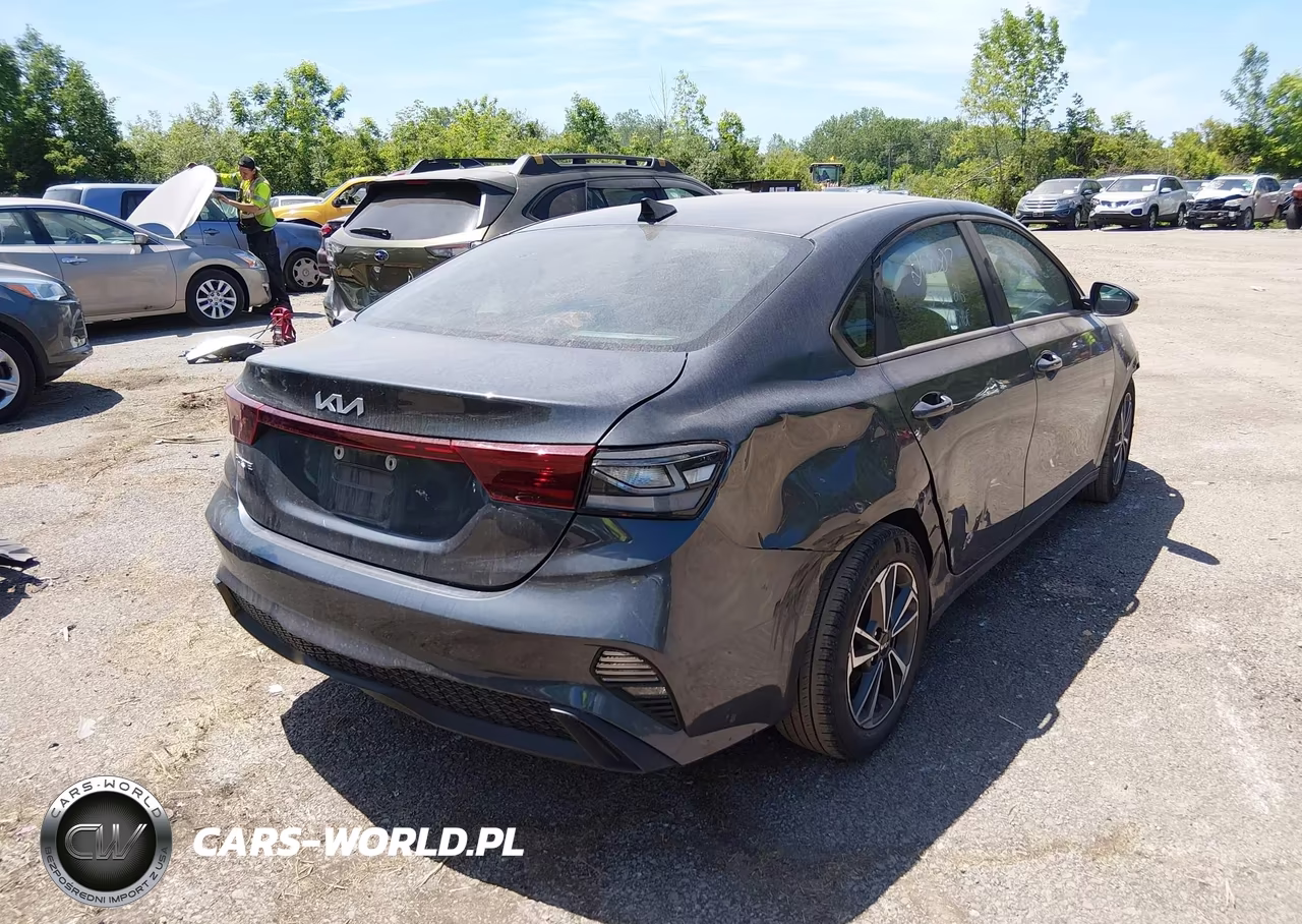 2023 Kia Forte Lxs VIN:3KPF24ADXPE622121 - 4