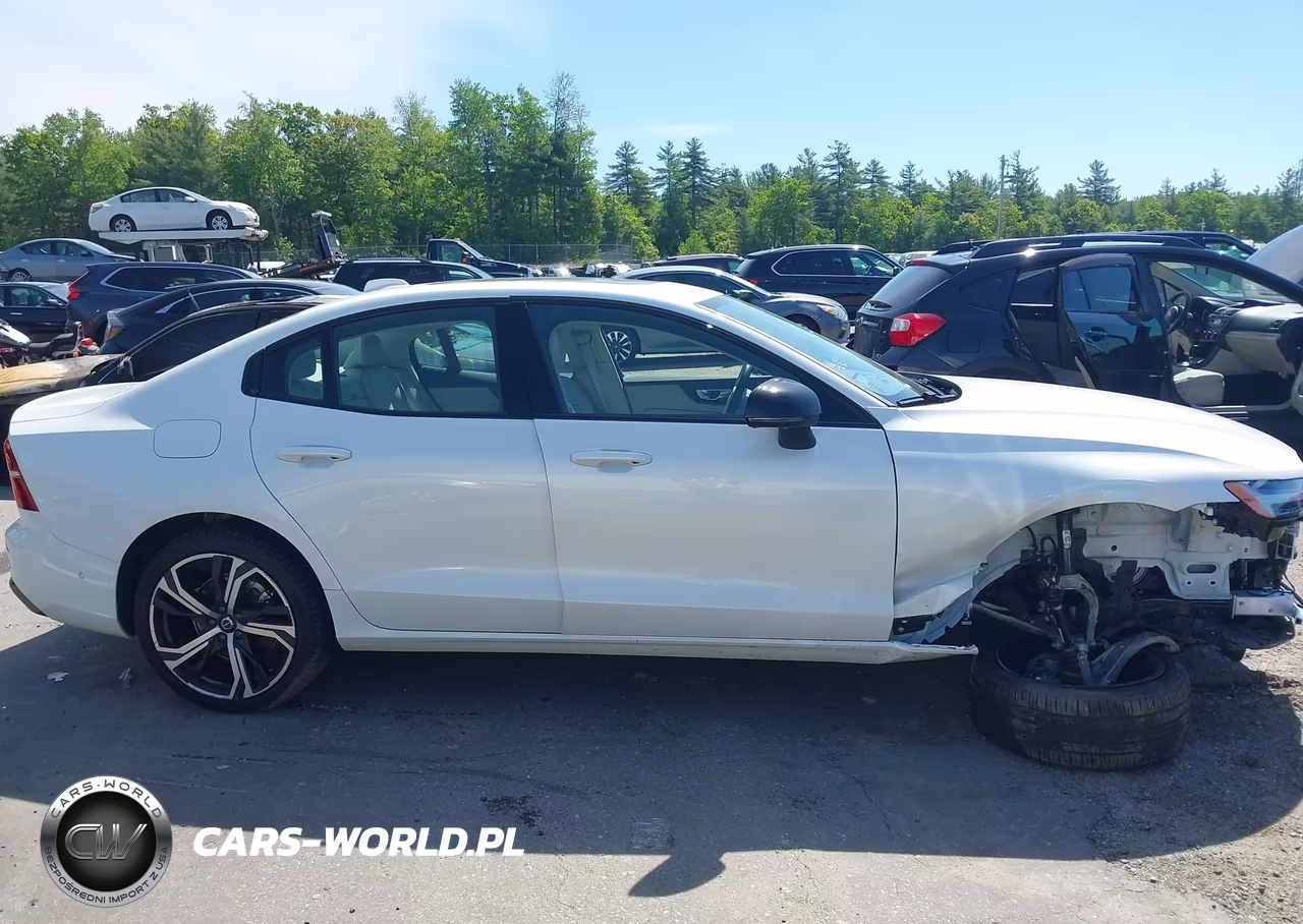 2024 Volvo S60 B5 Plus Dark Theme VIN:7JRL12TL0RG326575 - 14