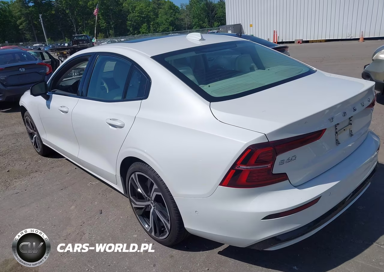 2024 Volvo S60 B5 Plus Dark Theme VIN:7JRL12TL0RG326575 - 3