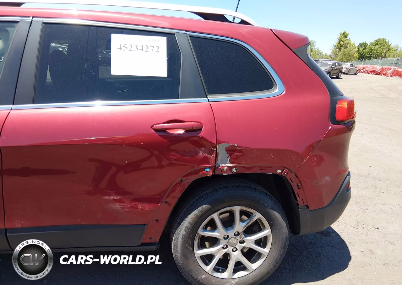 2016 Jeep Cherokee Latitude VIN:1C4PJMCS8GW154804 - 6