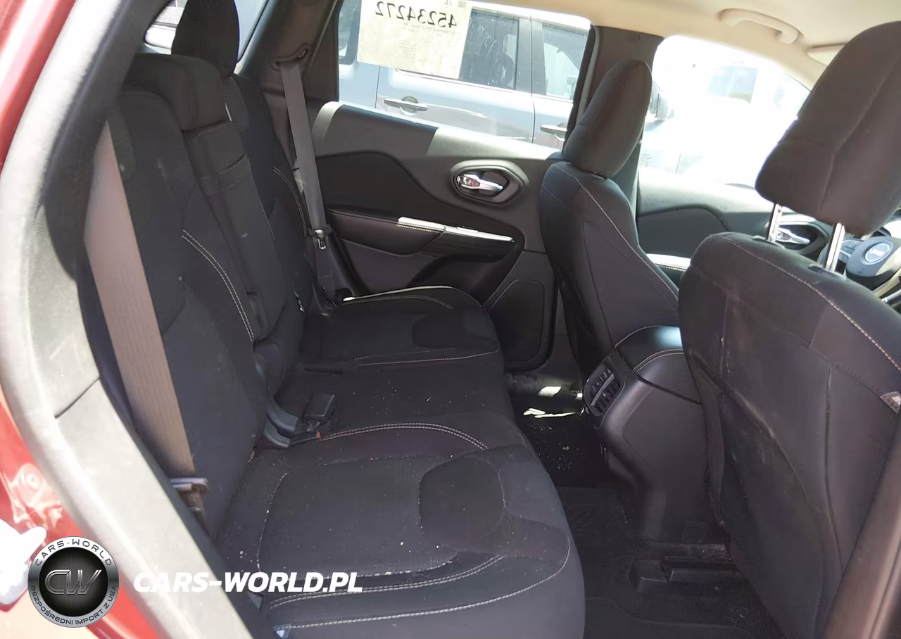 2016 Jeep Cherokee Latitude VIN:1C4PJMCS8GW154804 - 8