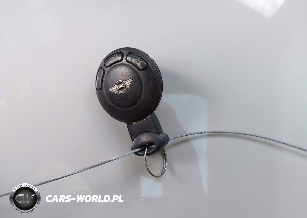 2010 Mini Cooper S VIN:WMWMF7C53ATX42003 - 11