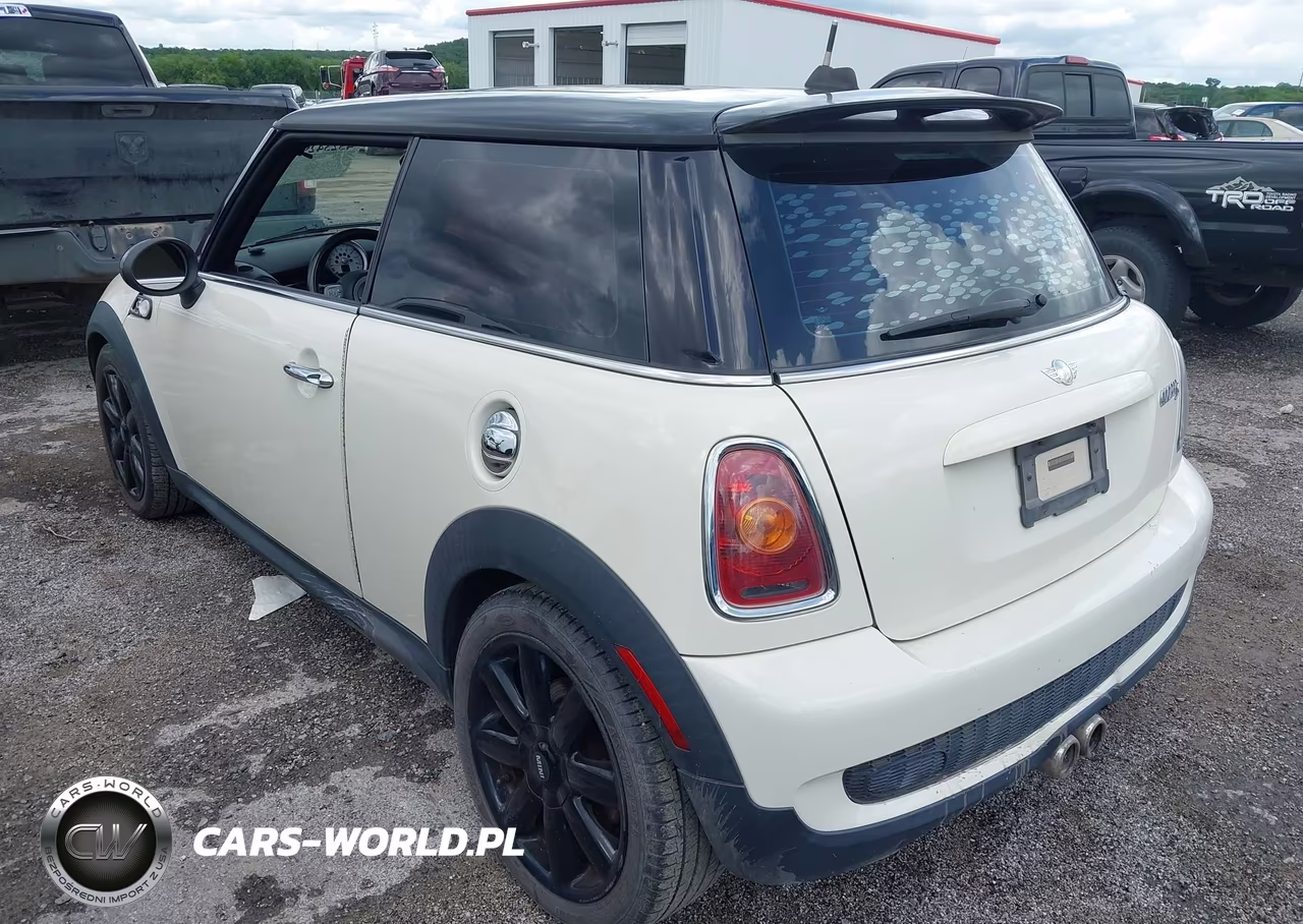 2010 Mini Cooper S VIN:WMWMF7C53ATX42003 - 3