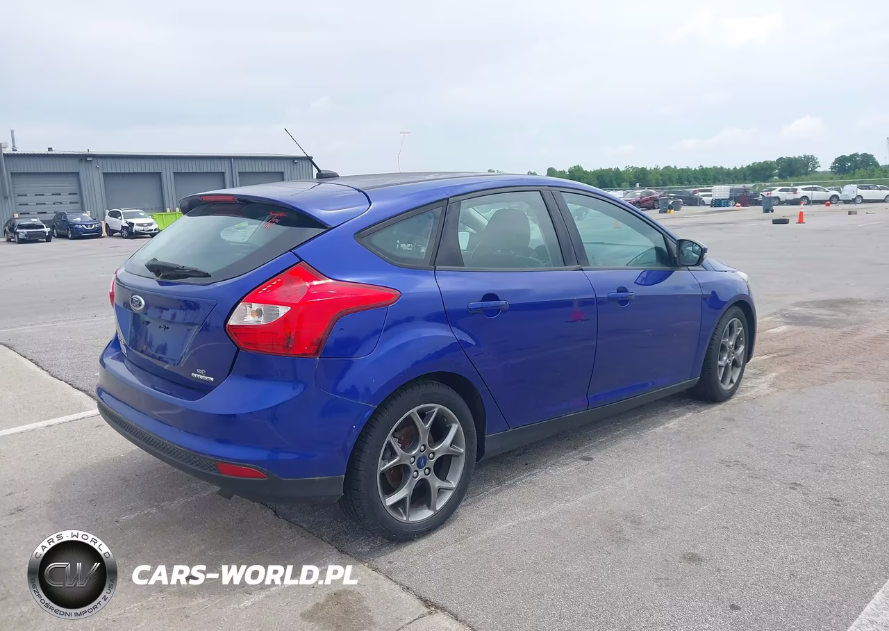 2014 Ford Focus Se VIN:1FADP3K27EL373688 - 4