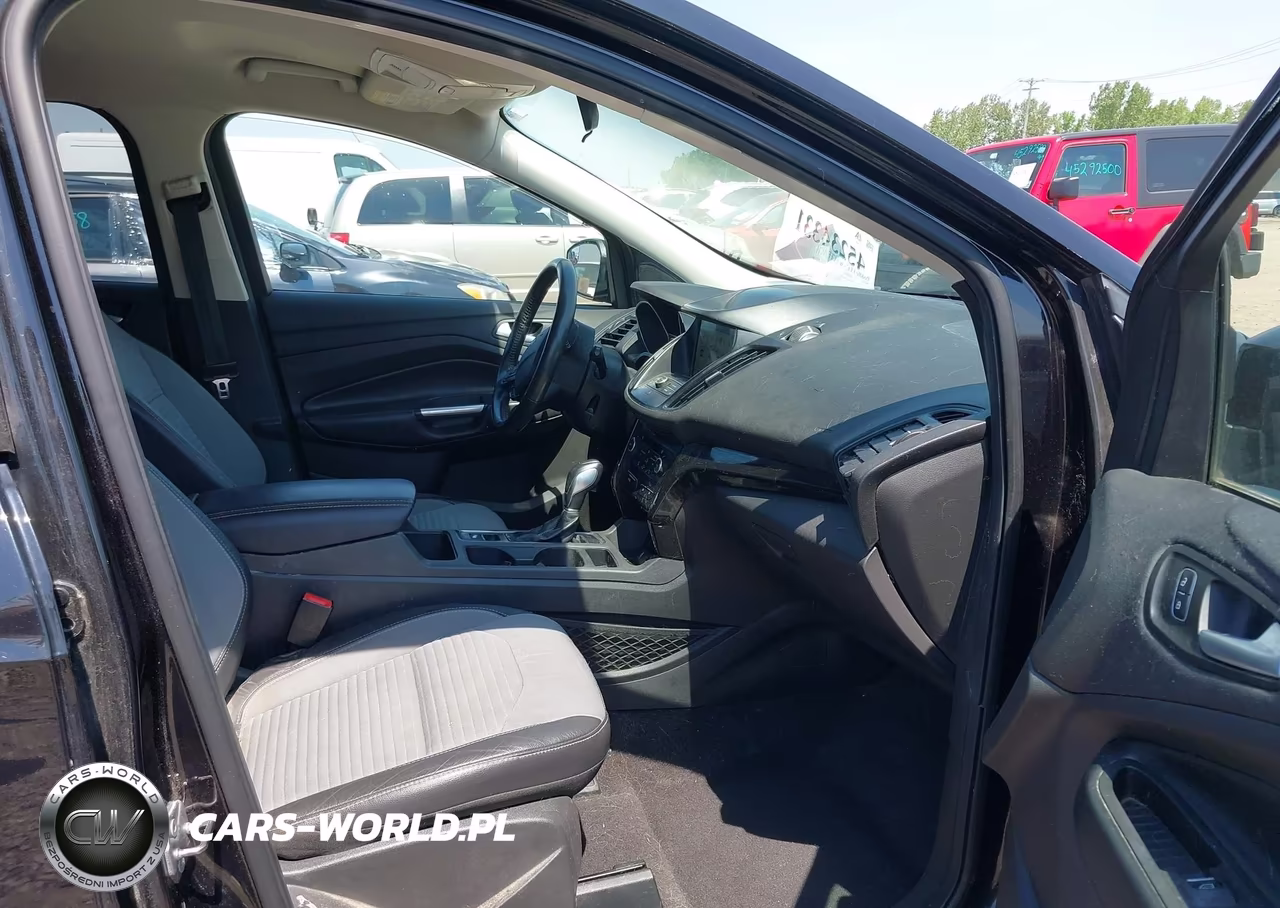 2019 Ford Escape Se VIN:1FMCU9GD3KUA64300 - 5