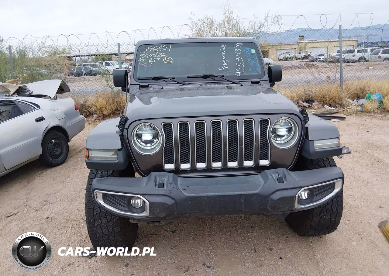 2018 Jeep Wrangler Unlimited Sahara 4X4 VIN:1C4HJXEG6JW165094 - 11