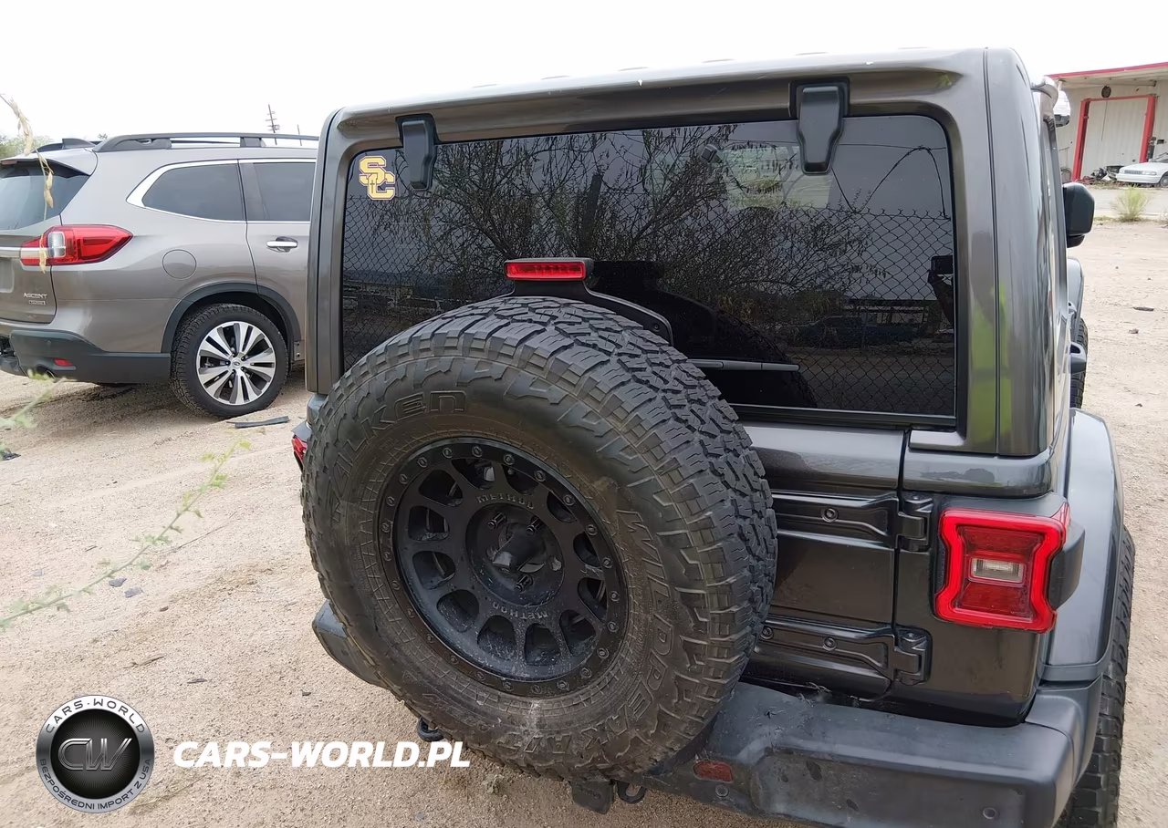 2018 Jeep Wrangler Unlimited Sahara 4X4 VIN:1C4HJXEG6JW165094 - 15
