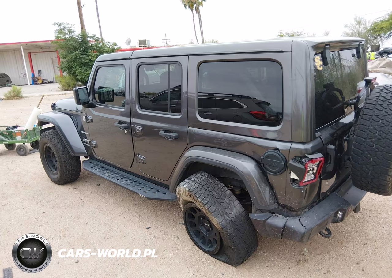 2018 Jeep Wrangler Unlimited Sahara 4X4 VIN:1C4HJXEG6JW165094 - 3