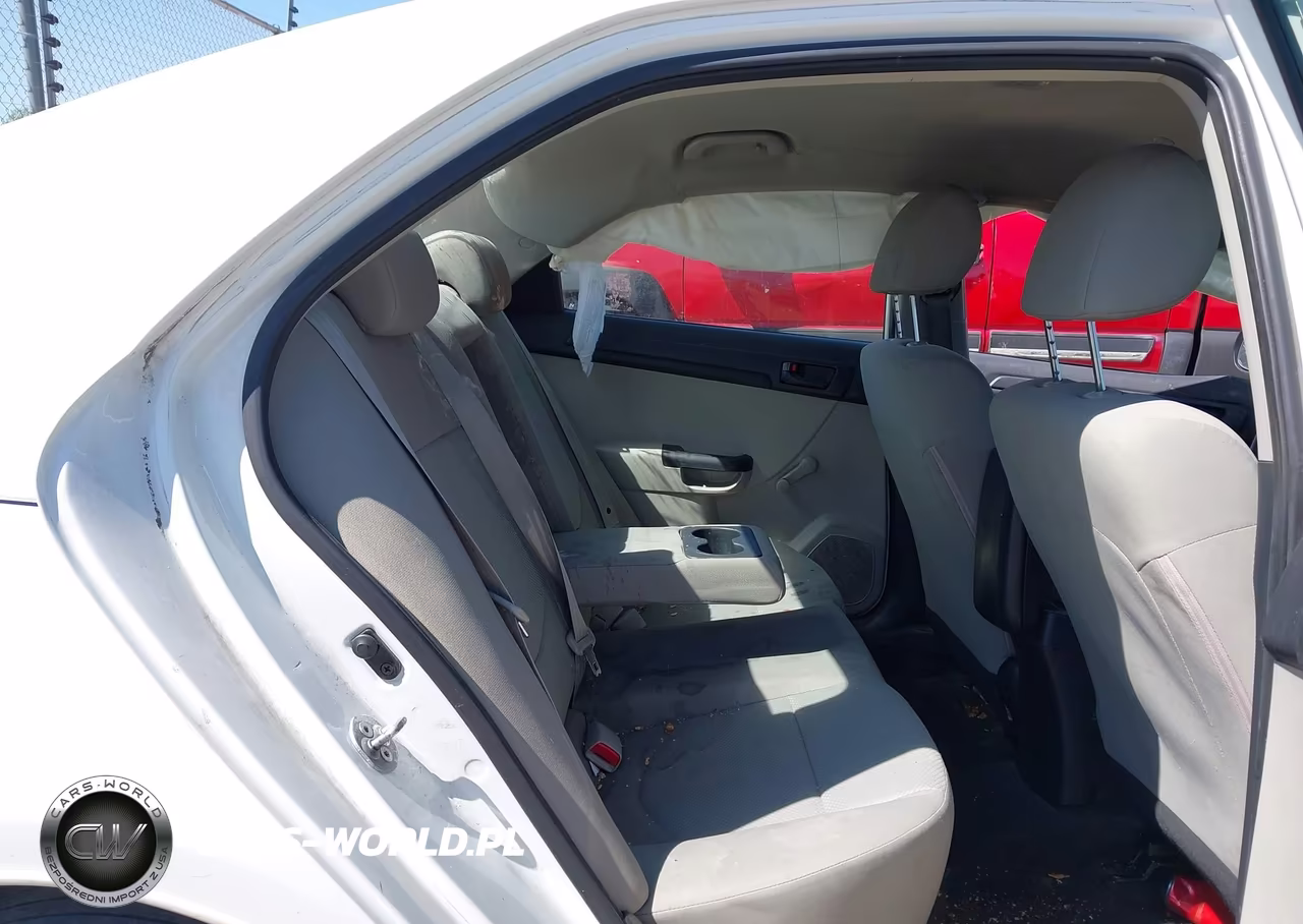 2012 Kia Forte Lx VIN:KNAFT4A21C5526070 - 8