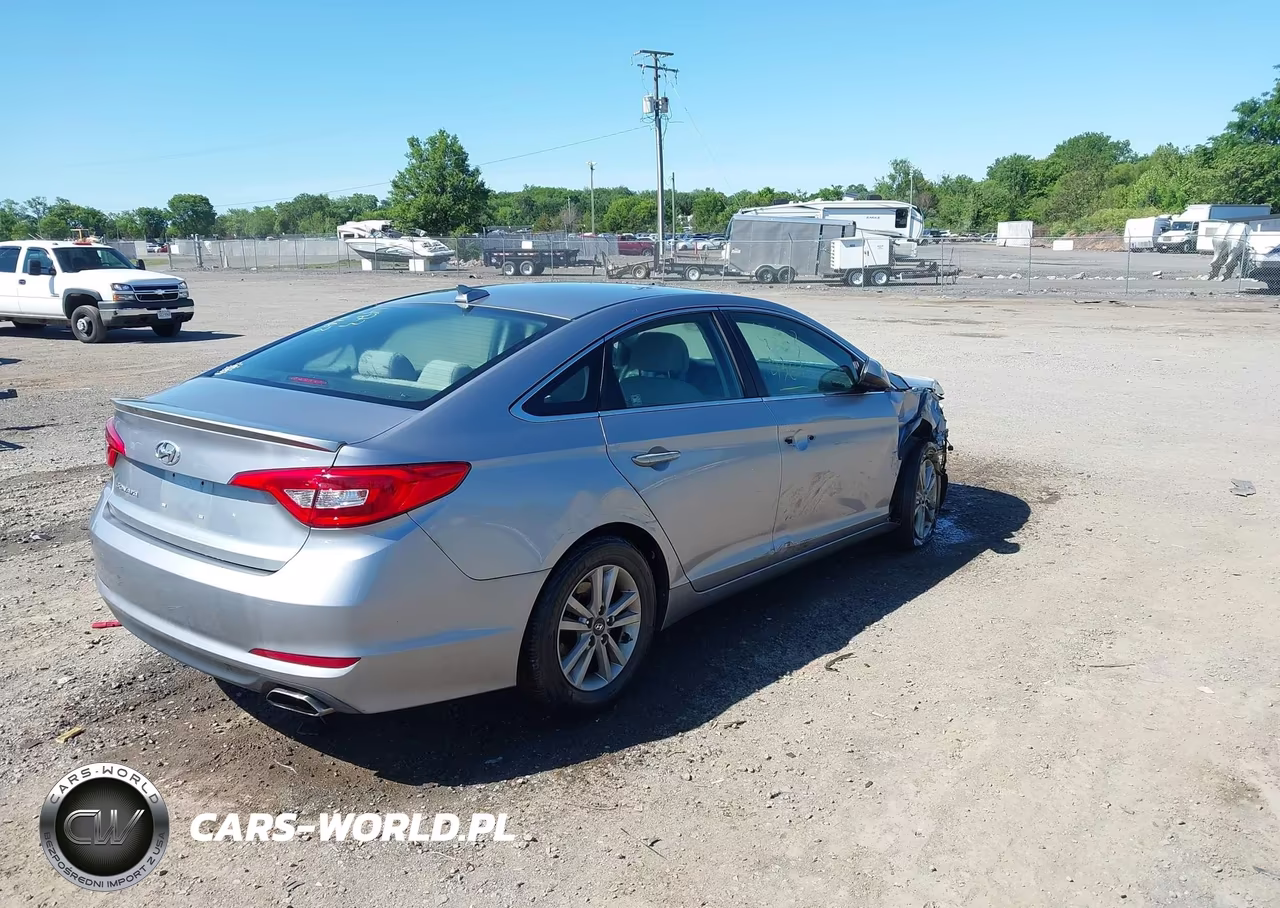 2015 Hyundai Sonata Se VIN:5NPE24AF1FH147241 - 4