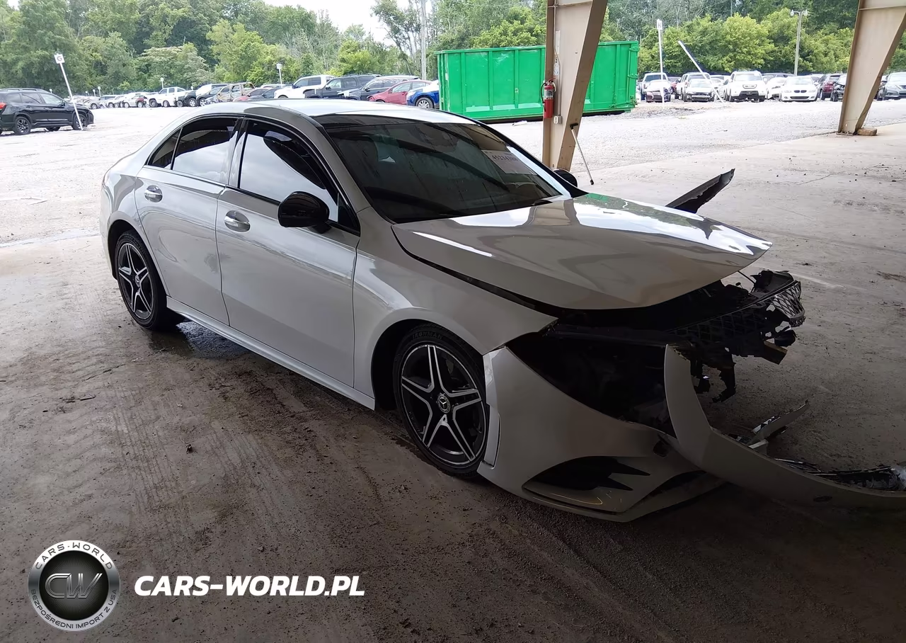 2020 Mercedes-Benz A 220 4Matic – zdjęcie 1 z 19