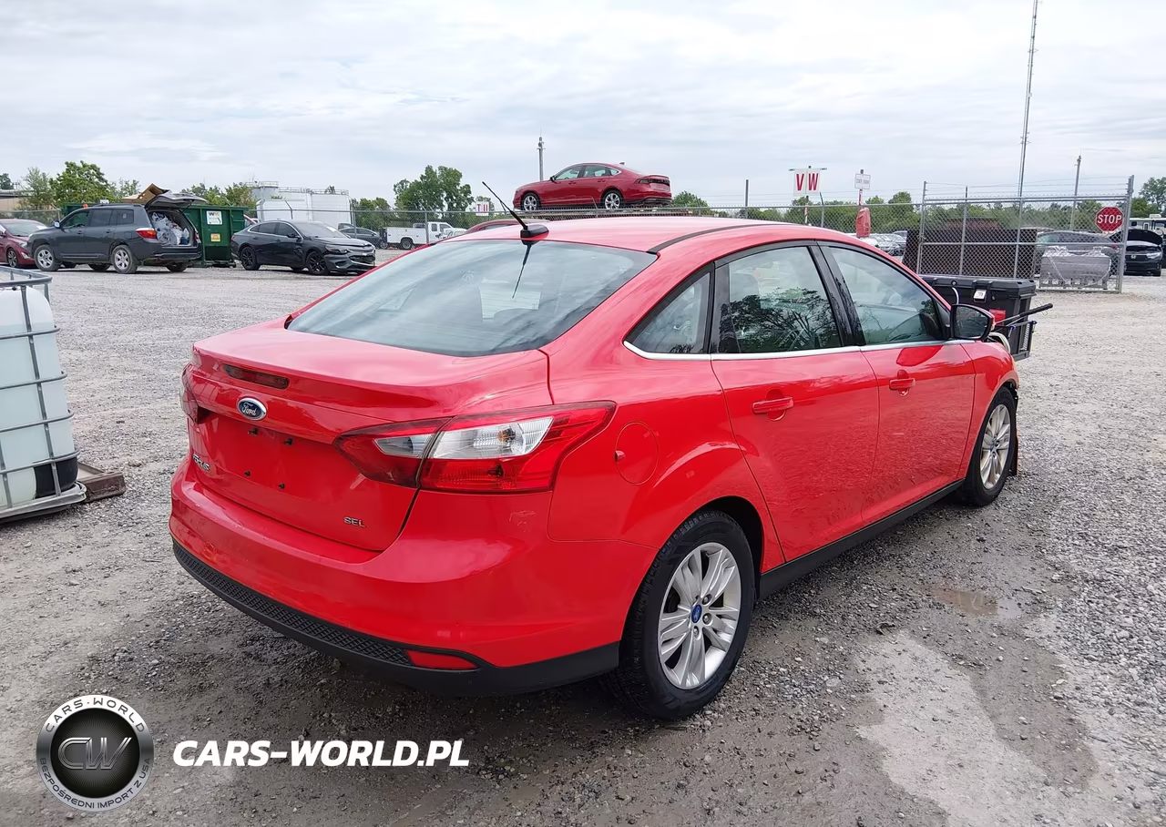 2012 Ford Focus Sel VIN:1FAHP3H25CL142245 - 4