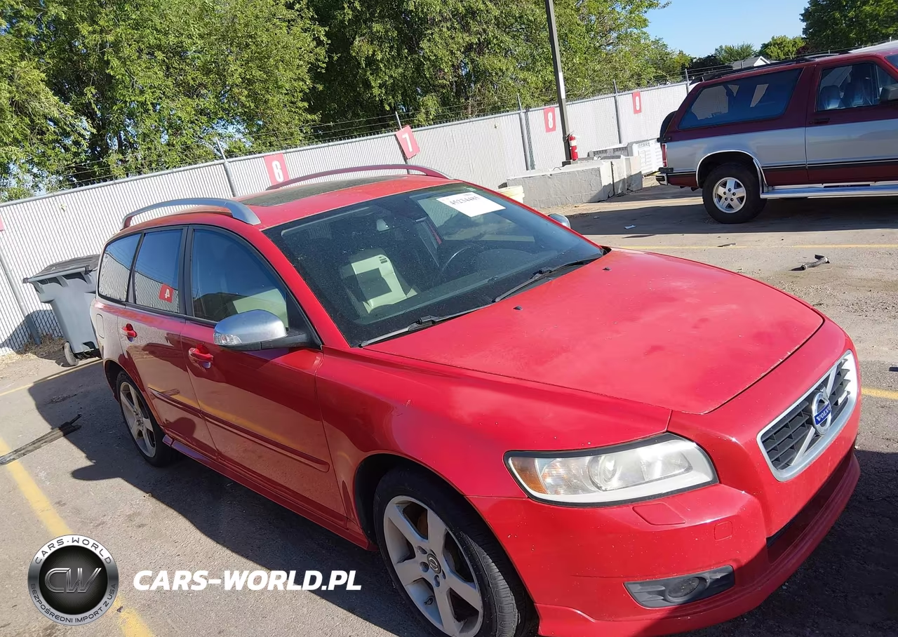 2011 Volvo V50 T5-T5 R-Design