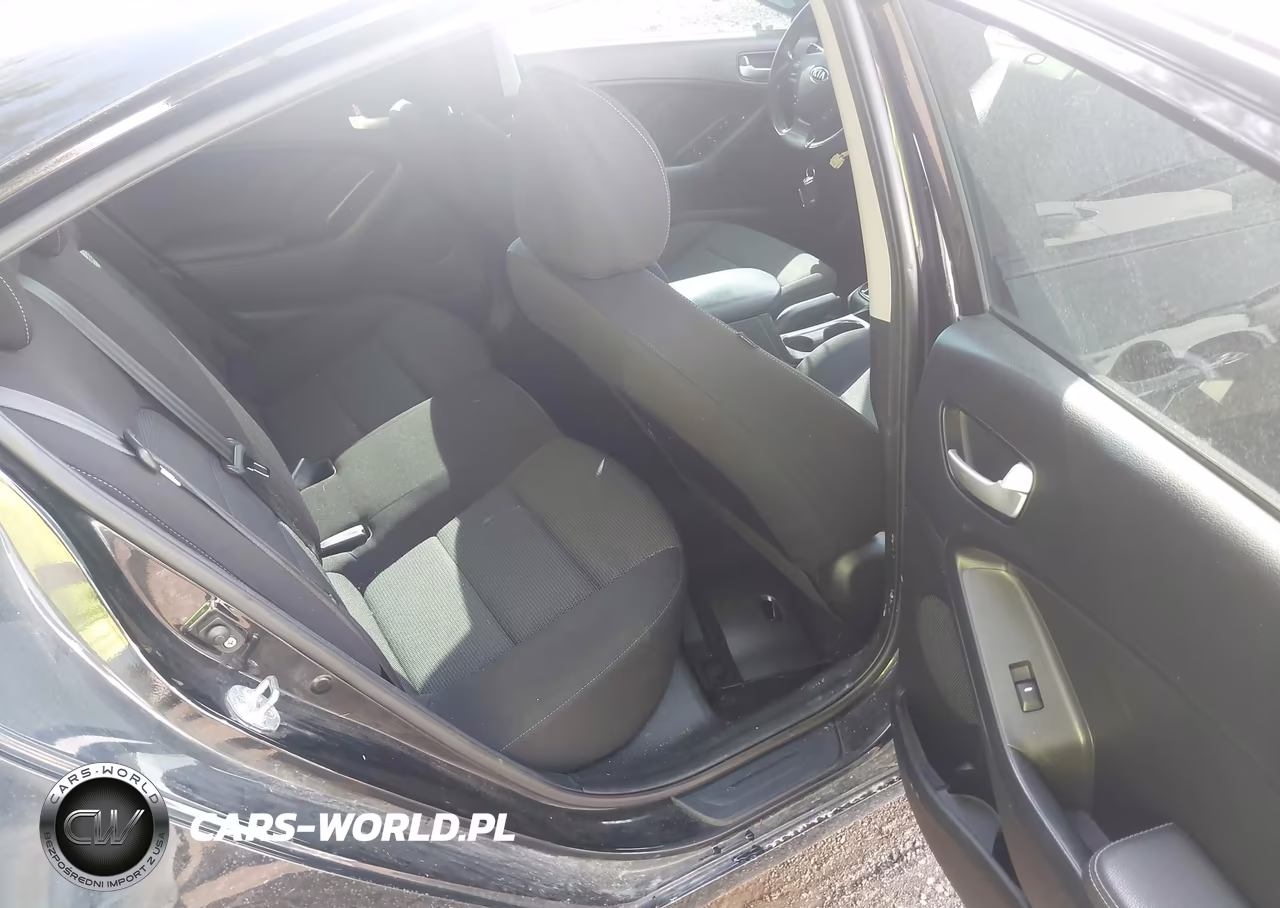 2017 Kia Forte Lx VIN:3KPFK4A7XHE158341 - 8