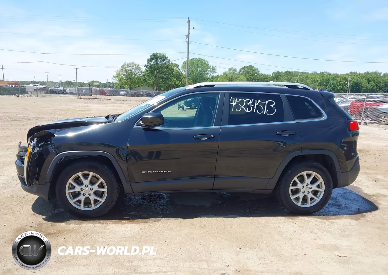 2015 Jeep Cherokee Latitude VIN:1C4PJMCS8FW564842 - 14