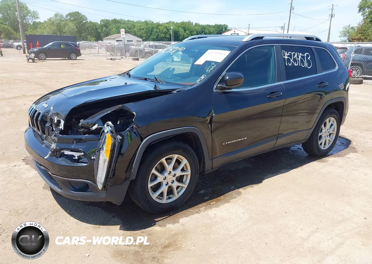 2015 Jeep Cherokee Latitude VIN:1C4PJMCS8FW564842 - 2