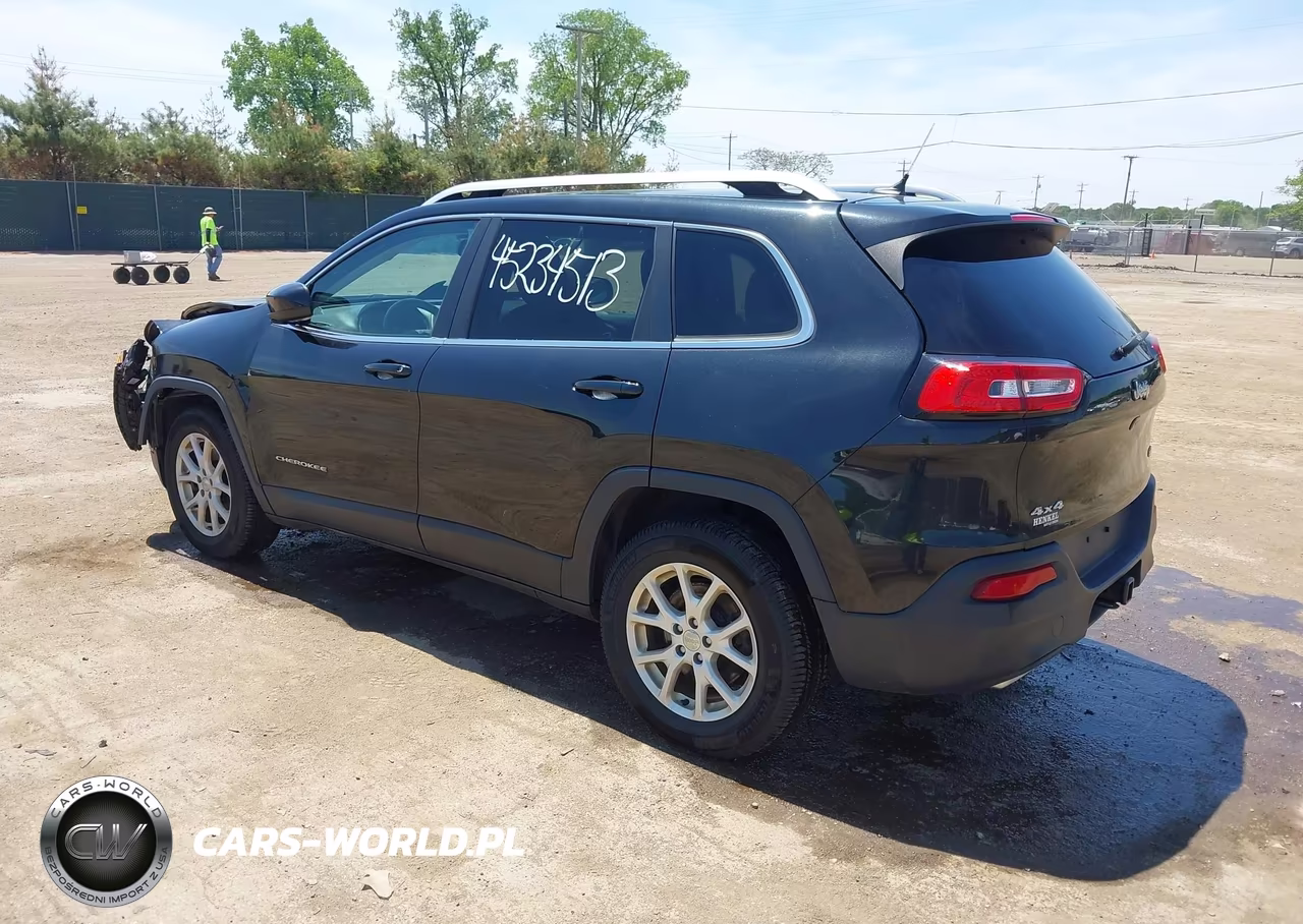 2015 Jeep Cherokee Latitude VIN:1C4PJMCS8FW564842 - 3