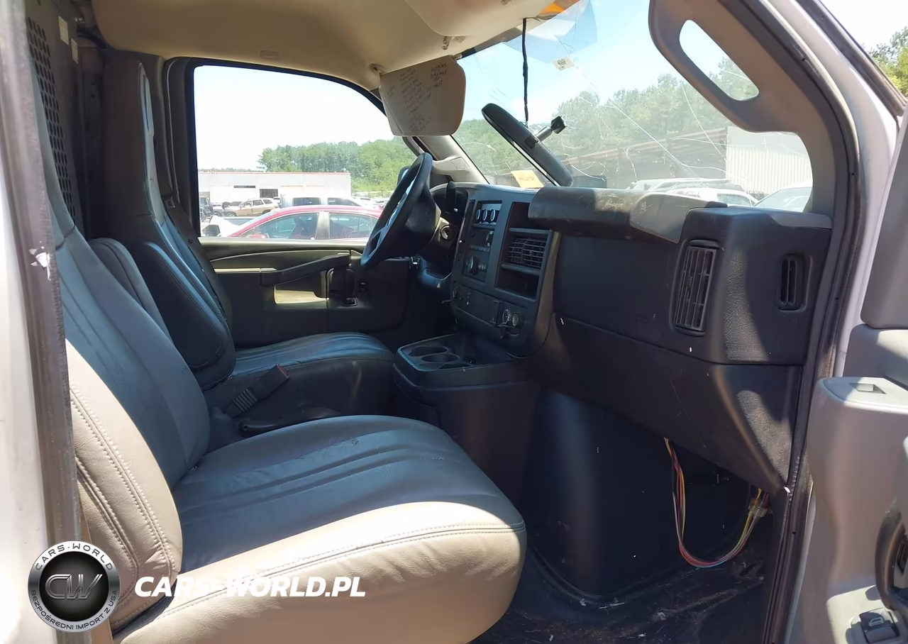 2017 Chevrolet Express 2500 Work Van VIN:1GCWGAFF1H1349519 - 5