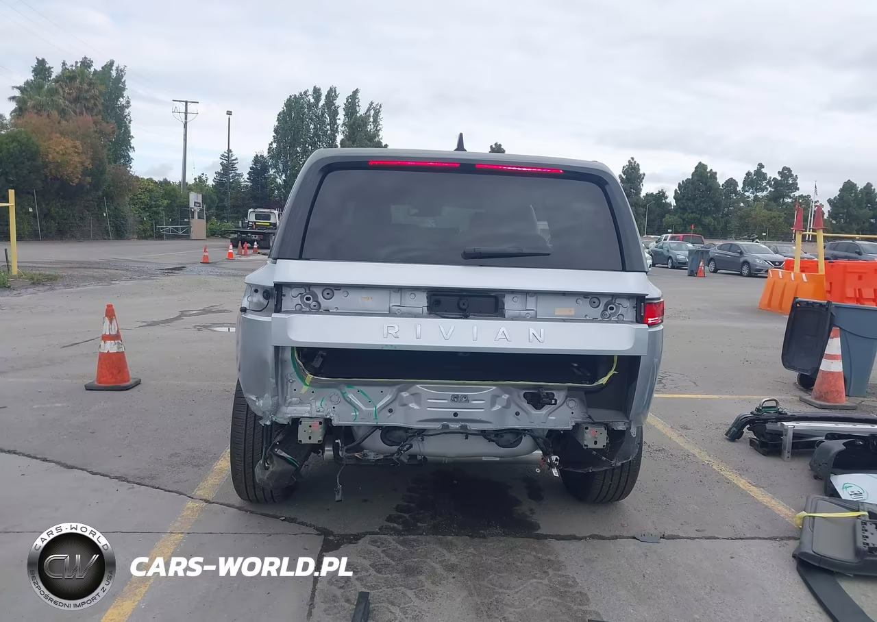 2025 Rivian R1S Adventure Dual Motor Large Pack-Adventure Dual Motor Max Pack VIN:7PDSGBBAXSN052871 - 17