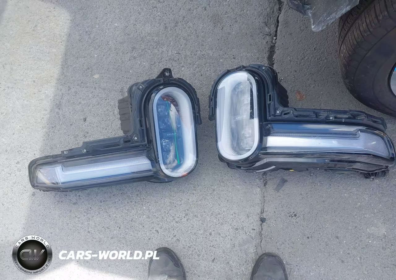 2025 Rivian R1S Adventure Dual Motor Large Pack-Adventure Dual Motor Max Pack VIN:7PDSGBBAXSN052871 - 24