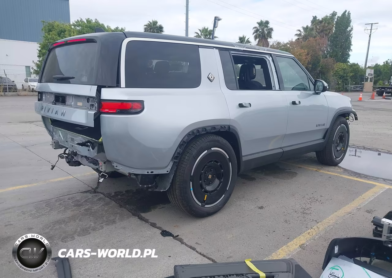 2025 Rivian R1S Adventure Dual Motor Large Pack-Adventure Dual Motor Max Pack VIN:7PDSGBBAXSN052871 - 4