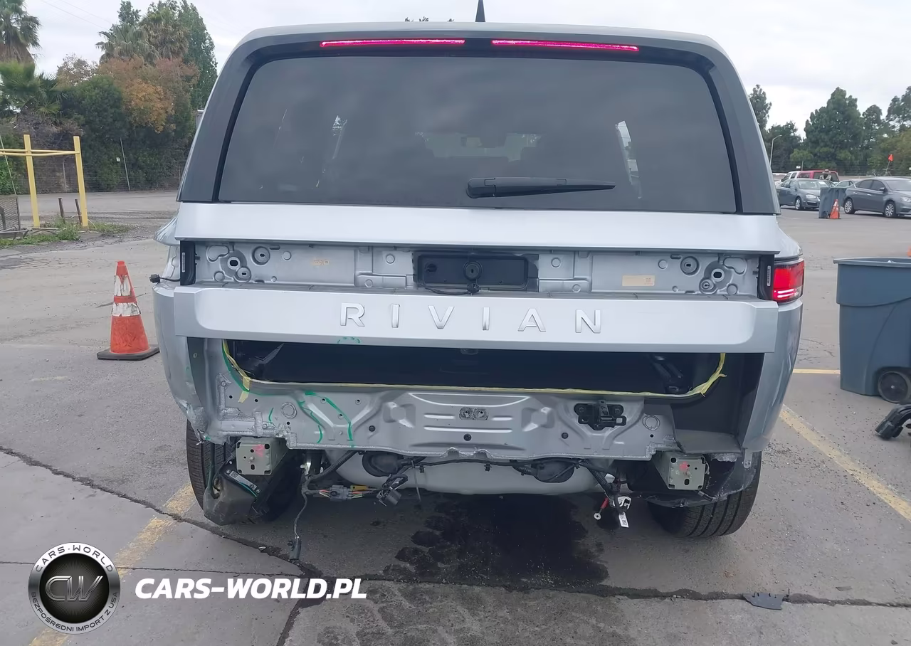 2025 Rivian R1S Adventure Dual Motor Large Pack-Adventure Dual Motor Max Pack VIN:7PDSGBBAXSN052871 - 6