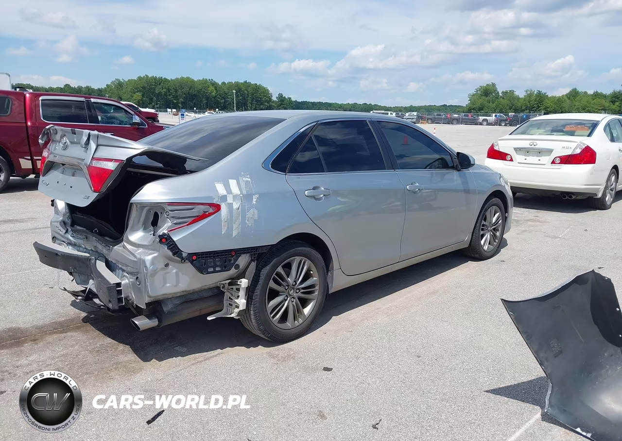 2017 Toyota Camry Se VIN:4T1BF1FK1HU618319 - 4