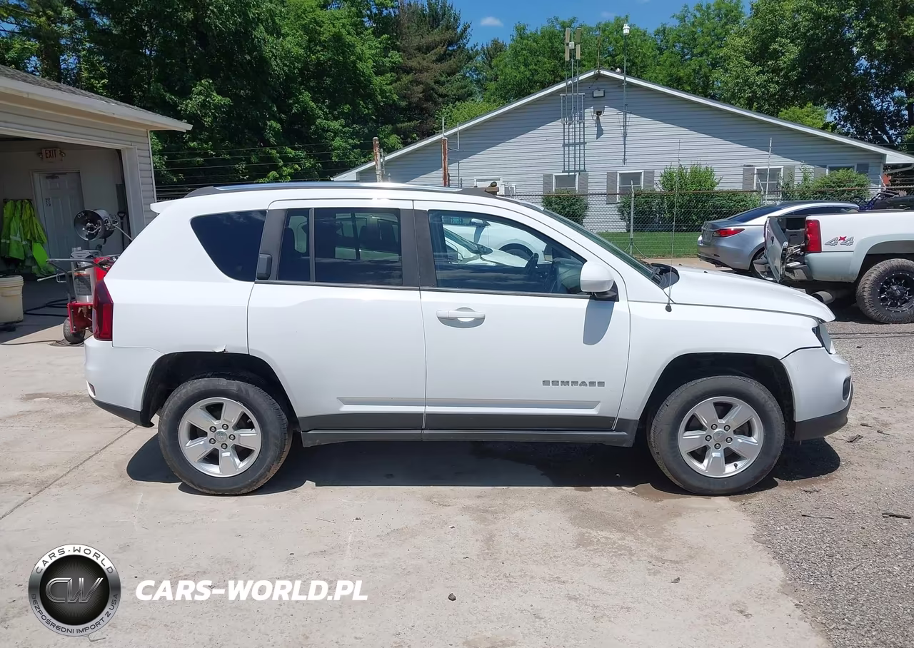 2014 Jeep Compass Latitude VIN:1C4NJCEA7ED618423 - 13
