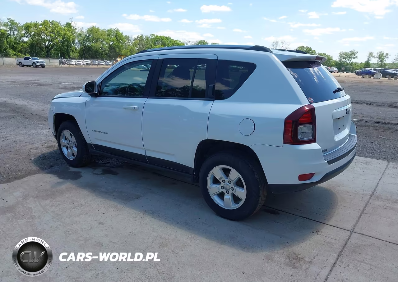 2014 Jeep Compass Latitude VIN:1C4NJCEA7ED618423 - 3
