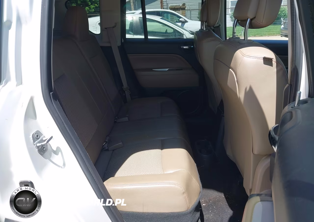 2014 Jeep Compass Latitude VIN:1C4NJCEA7ED618423 - 8