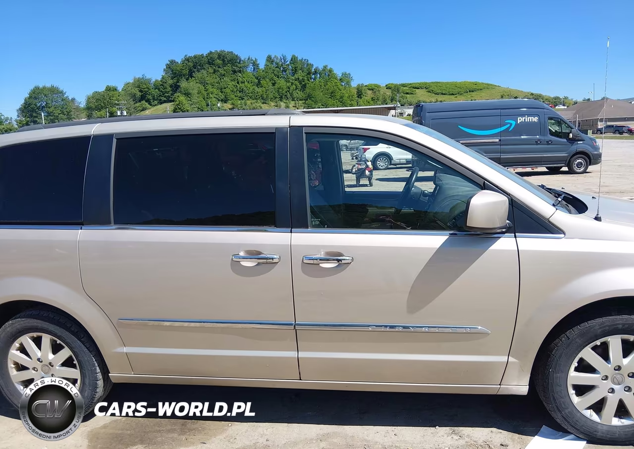 2016 Chrysler Town & Country Touring VIN:2C4RC1BG9GR121835 - 14