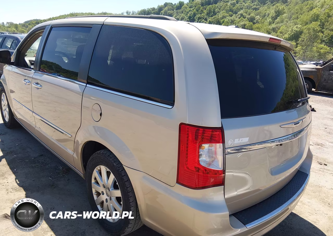 2016 Chrysler Town & Country Touring VIN:2C4RC1BG9GR121835 - 3