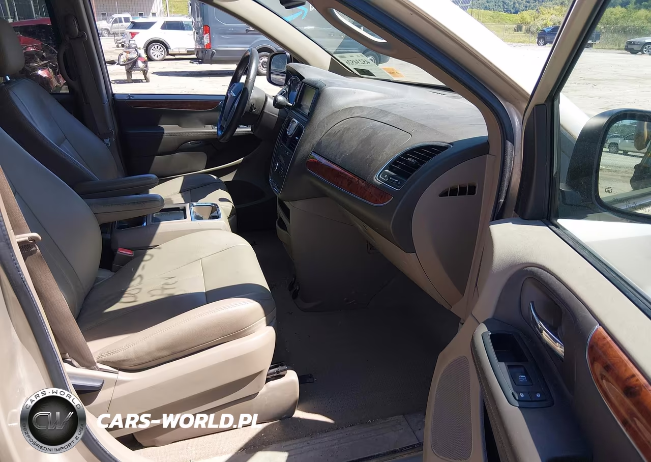 2016 Chrysler Town & Country Touring VIN:2C4RC1BG9GR121835 - 5