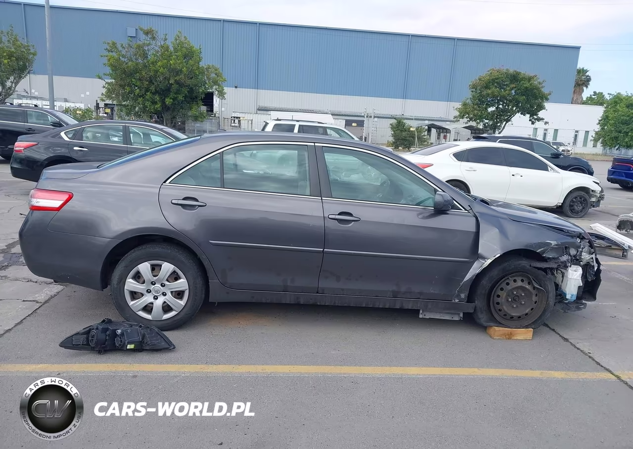 2011 Toyota Camry Le VIN:JTNBF3EKXB3010986 - 13