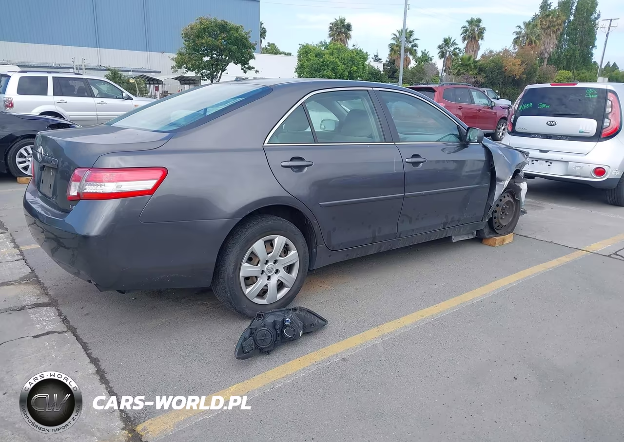 2011 Toyota Camry Le VIN:JTNBF3EKXB3010986 - 4