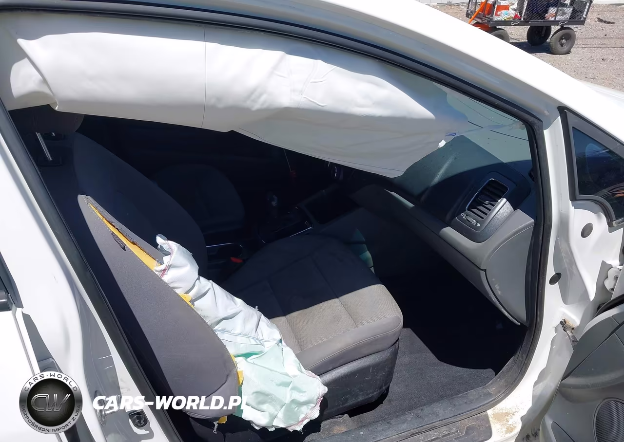 2018 Kia Forte Lx VIN:3KPFK4A75JE218497 - 5
