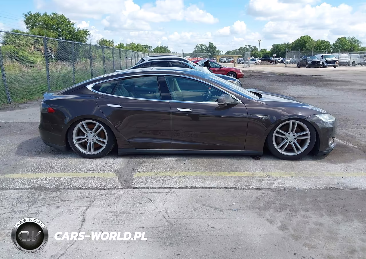 2013 Tesla Model S VIN:5YJSA1DN6DFP11498 - 13