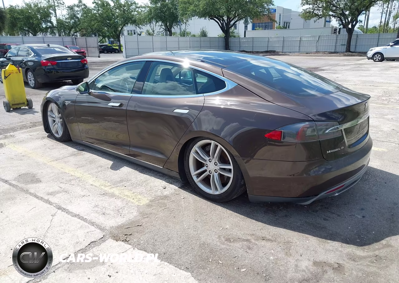 2013 Tesla Model S VIN:5YJSA1DN6DFP11498 - 3
