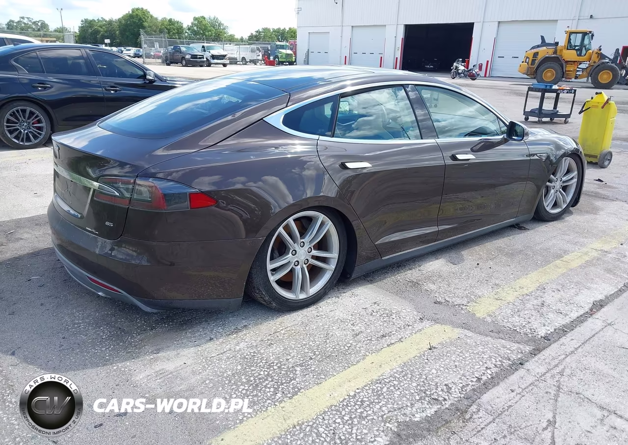 2013 Tesla Model S VIN:5YJSA1DN6DFP11498 - 4