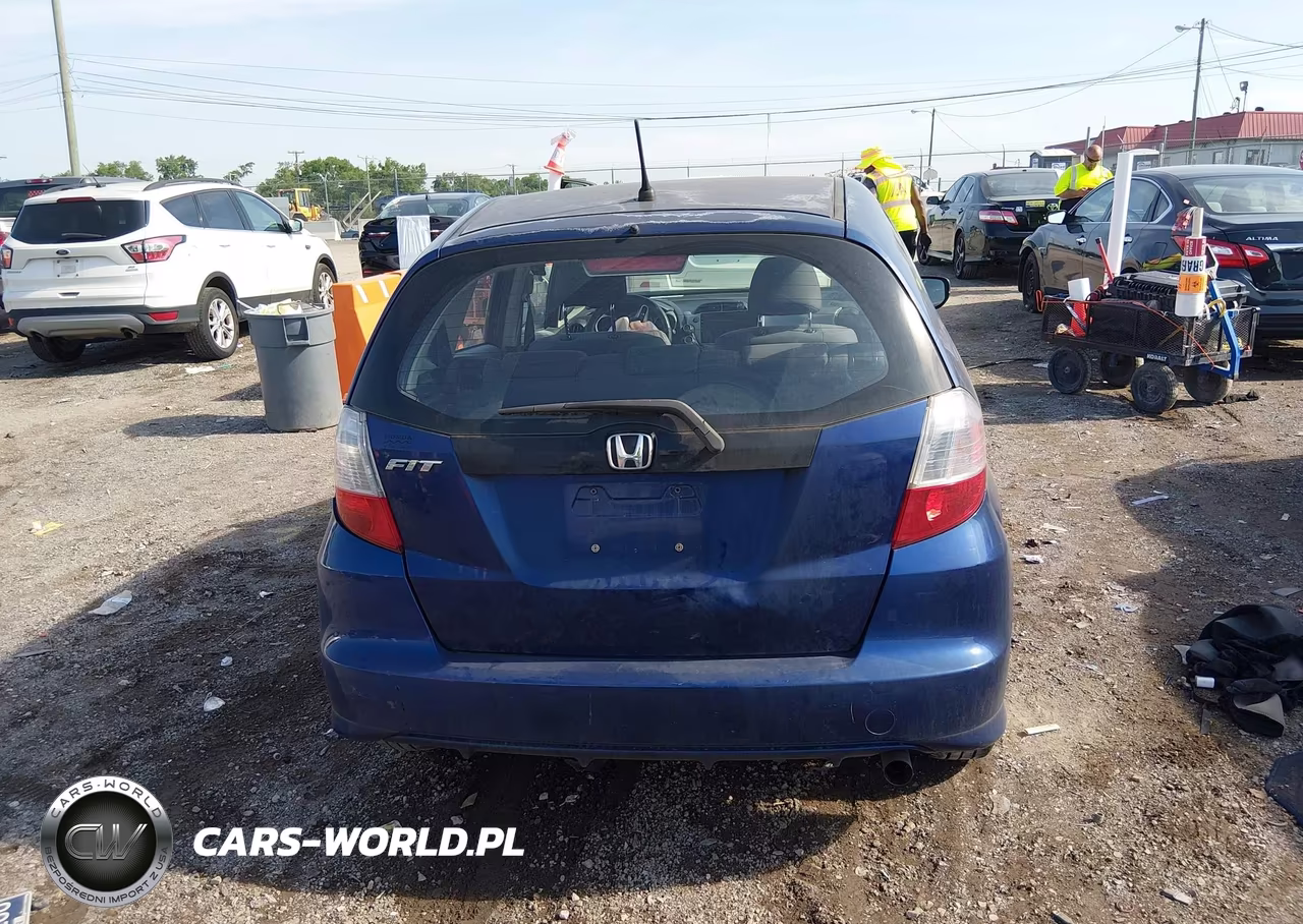 2013 Honda Fit VIN:JHMGE8H30DC078262 - 16