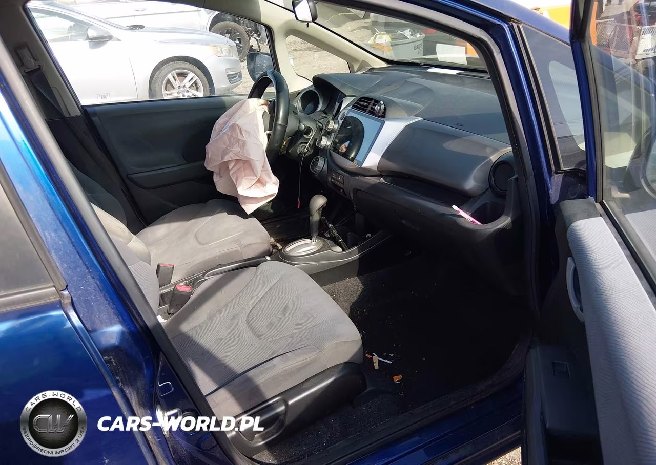 2013 Honda Fit VIN:JHMGE8H30DC078262 - 5
