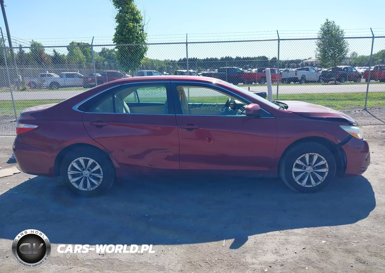 2015 Toyota Camry Le VIN:4T1BF1FK7FU880424 - 13