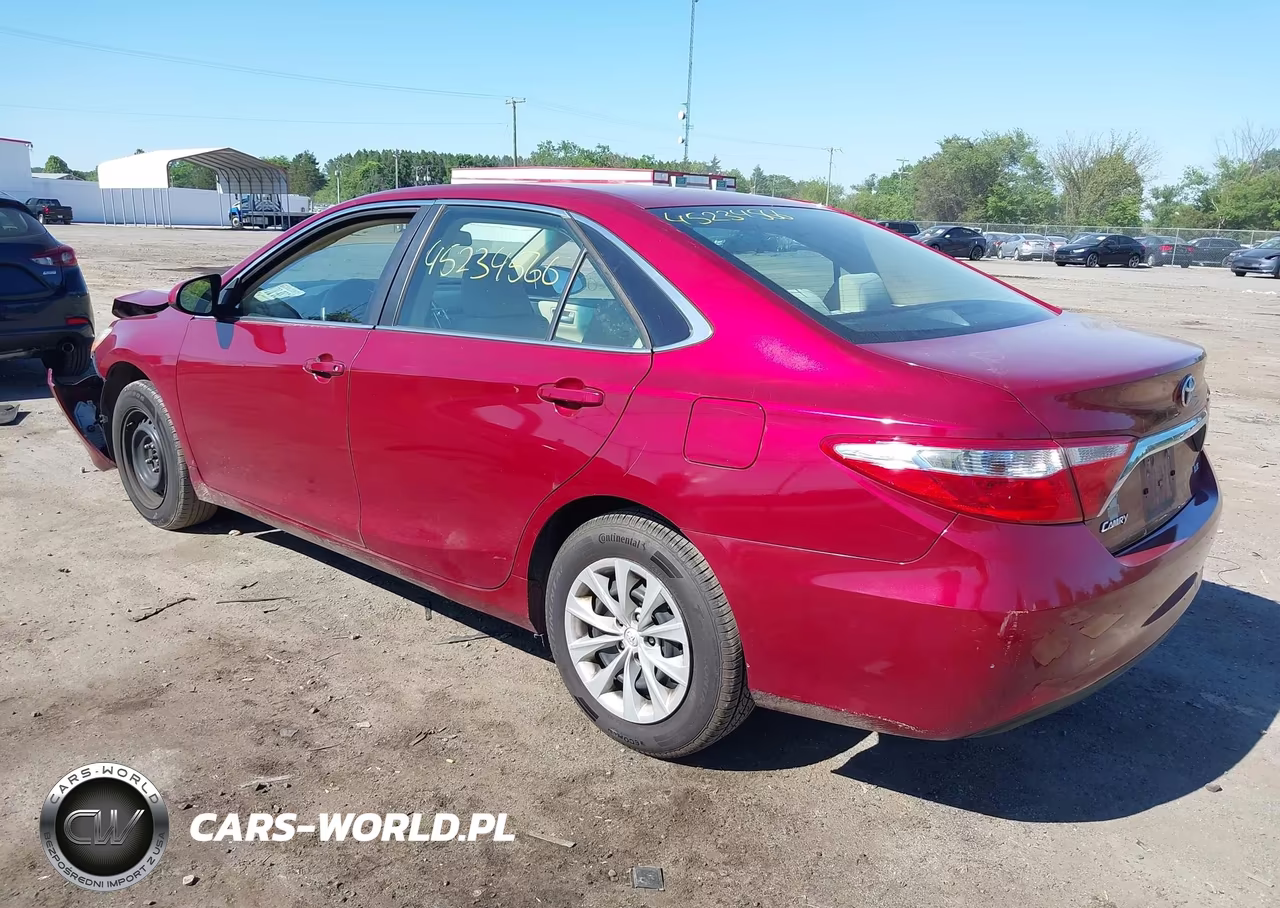 2015 Toyota Camry Le VIN:4T1BF1FK7FU880424 - 3