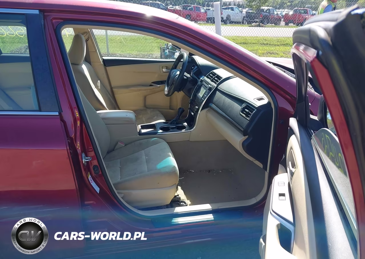 2015 Toyota Camry Le VIN:4T1BF1FK7FU880424 - 5